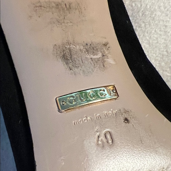 Gucci Black Heels with Gold Accent - Picture 6 of 7